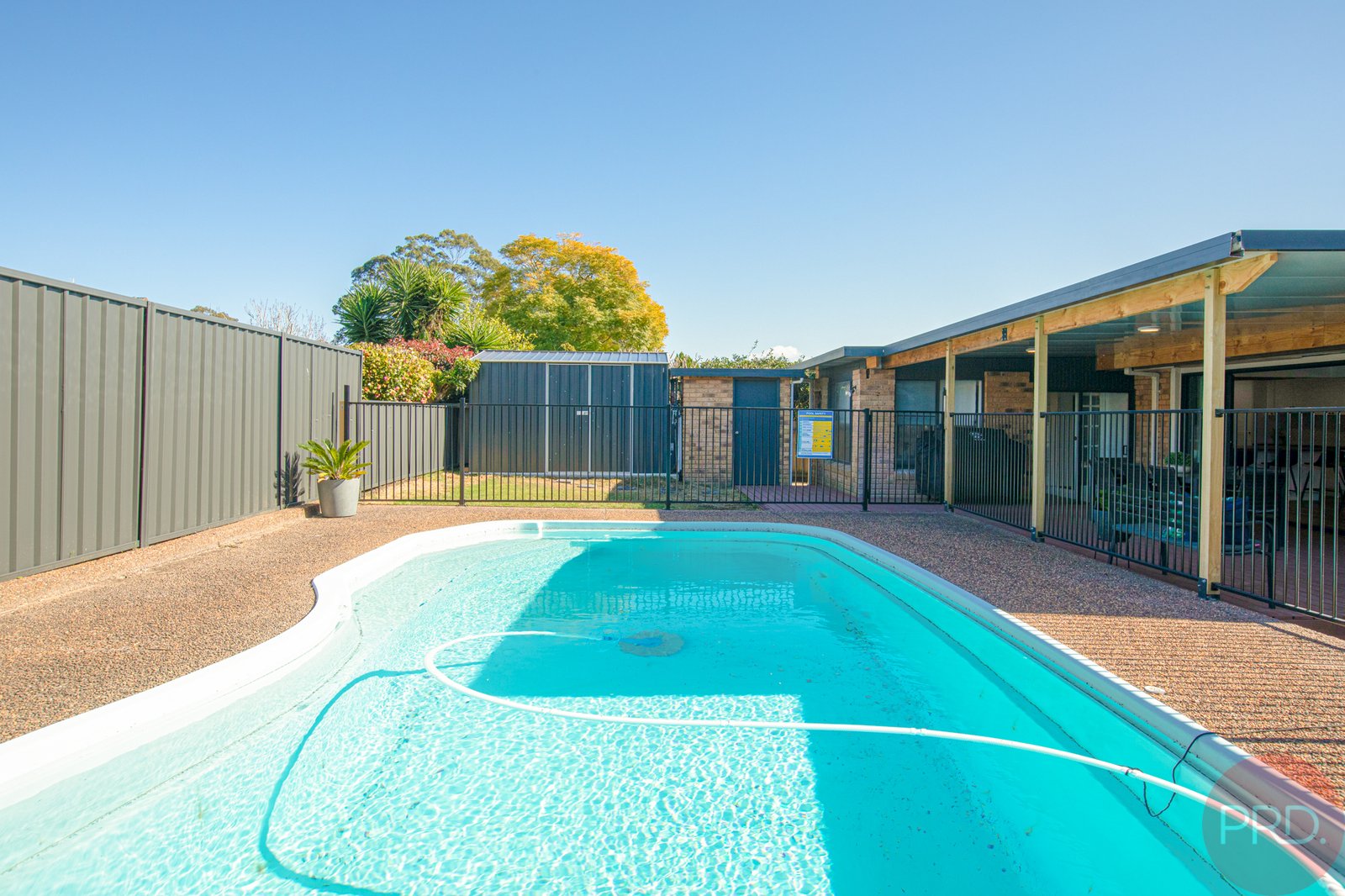 9 De Lisle Crescent METFORD 3