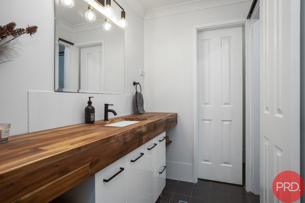 9 De Lisle Crescent METFORD 18