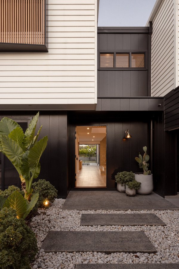 9 Denawen Street Palm Beach 24