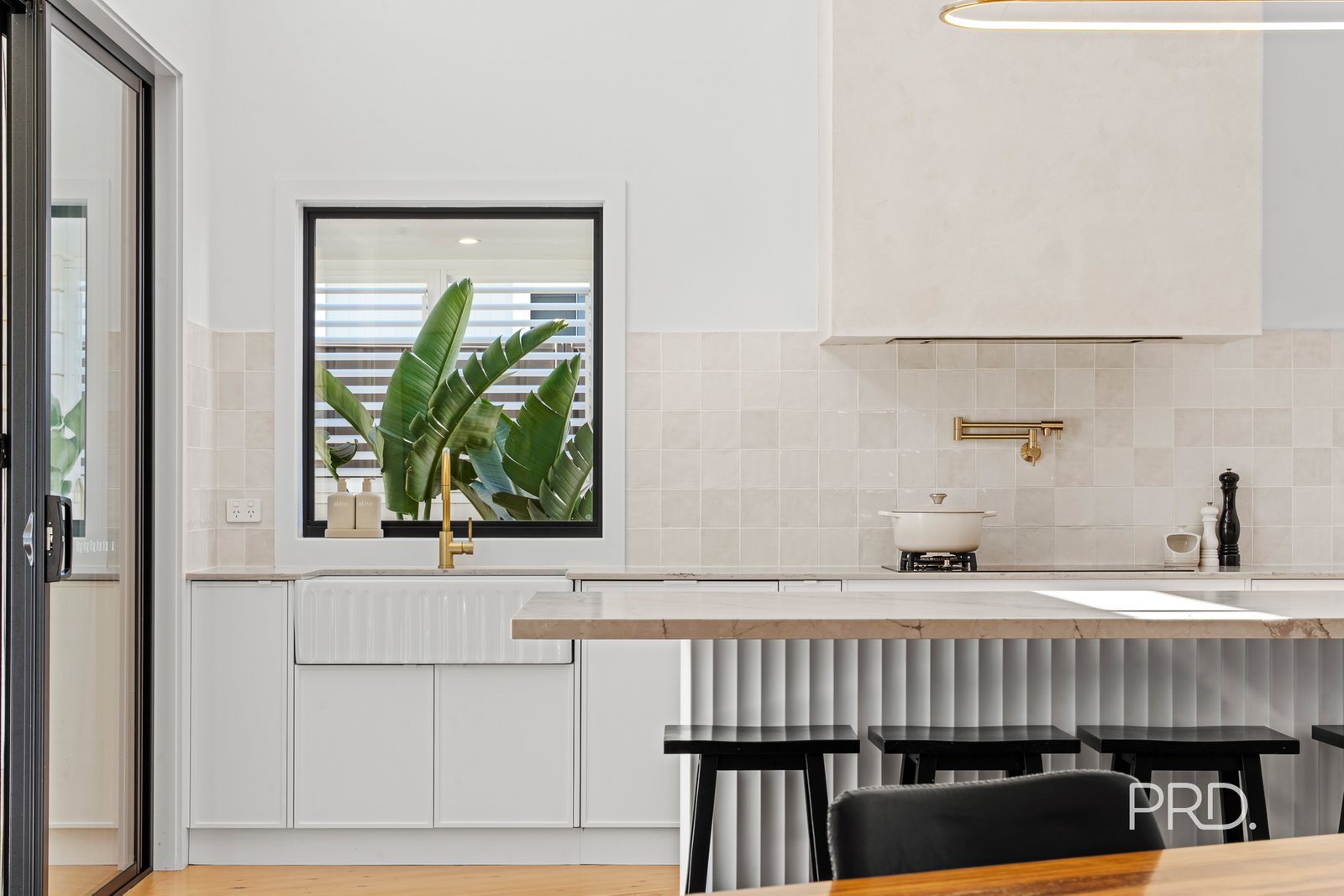 9 Denny Crescent GOBBAGOMBALIN 11