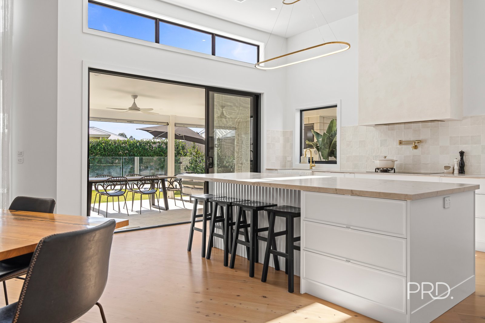 9 Denny Crescent GOBBAGOMBALIN 12