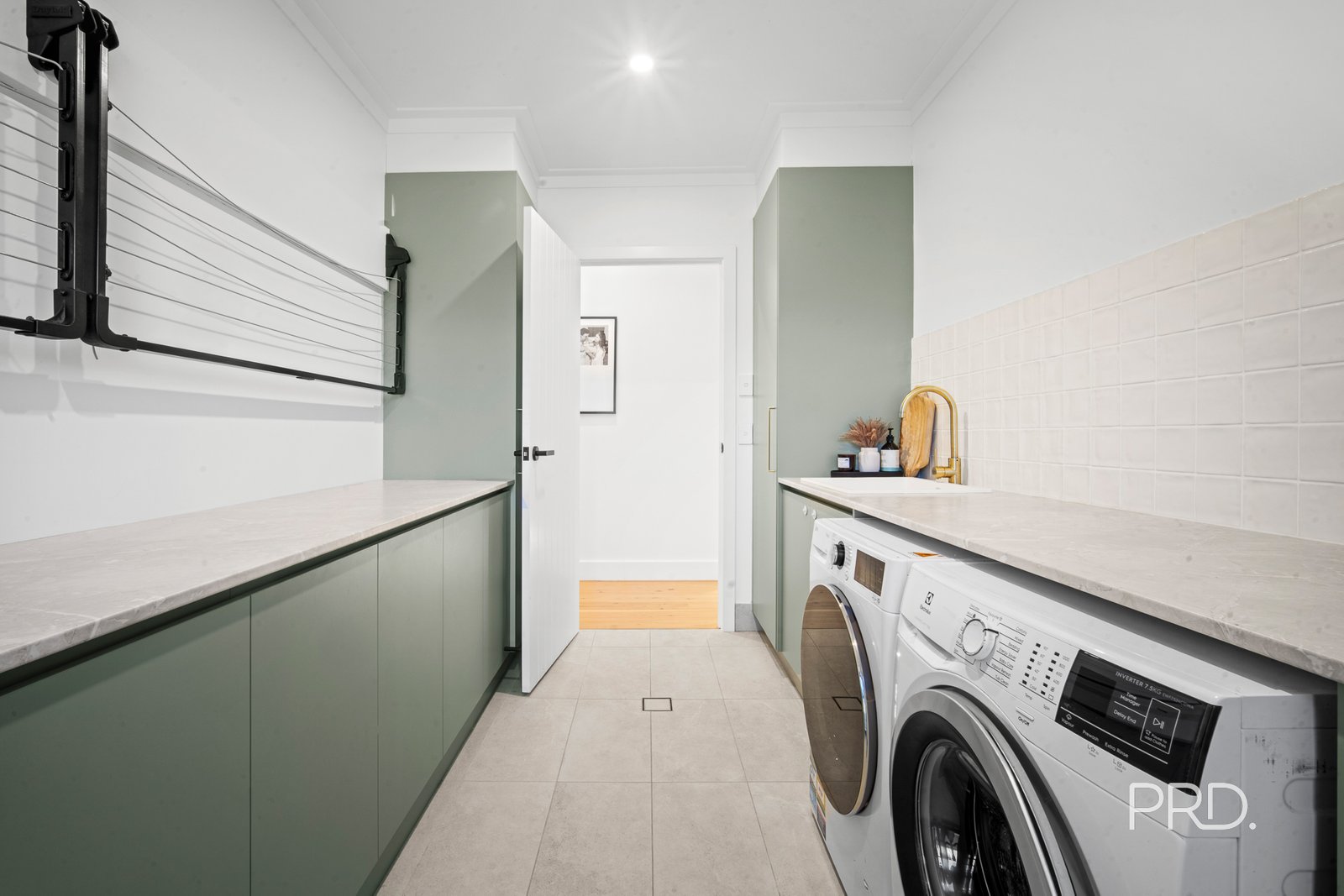 9 Denny Crescent GOBBAGOMBALIN 24