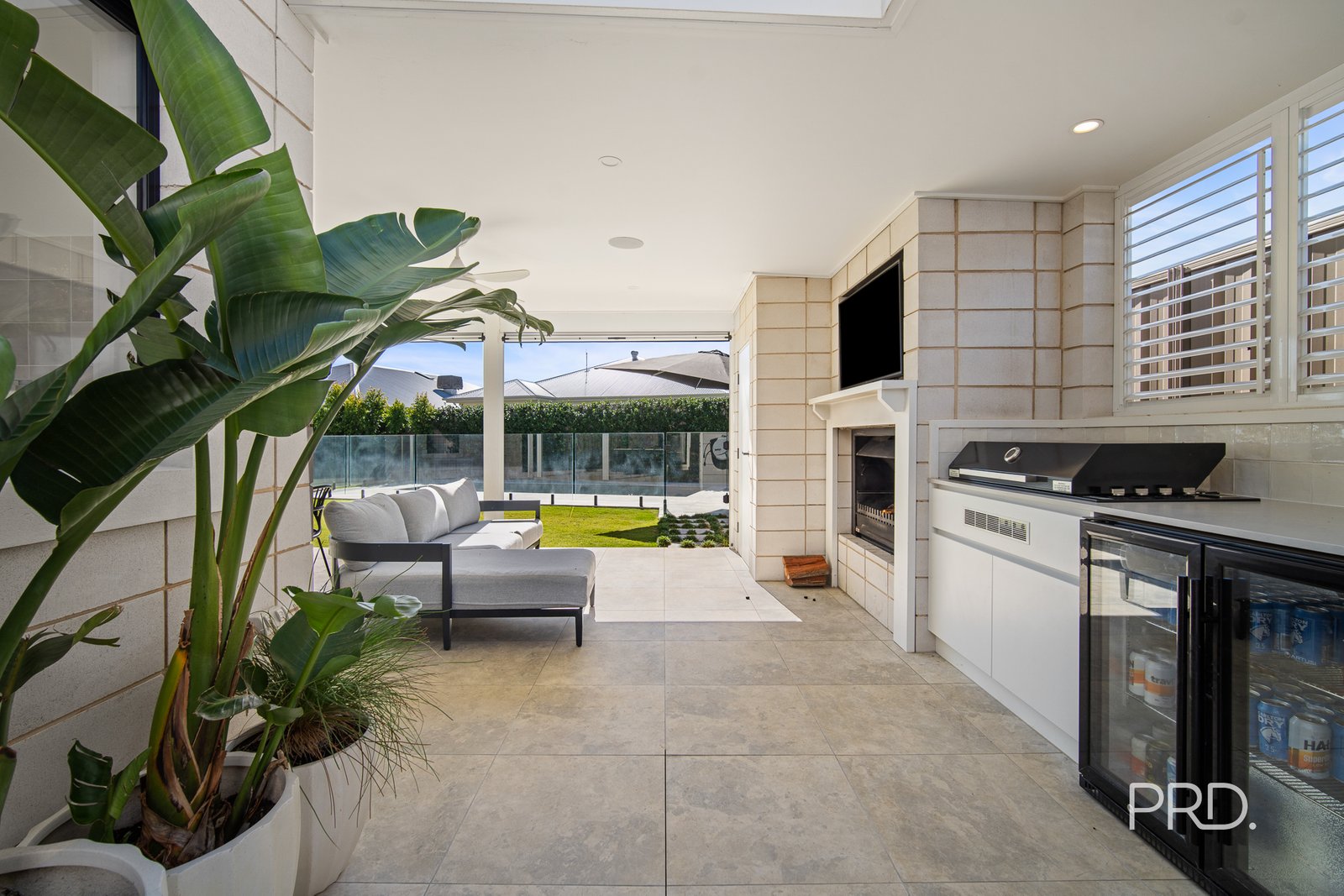 9 Denny Crescent GOBBAGOMBALIN 27