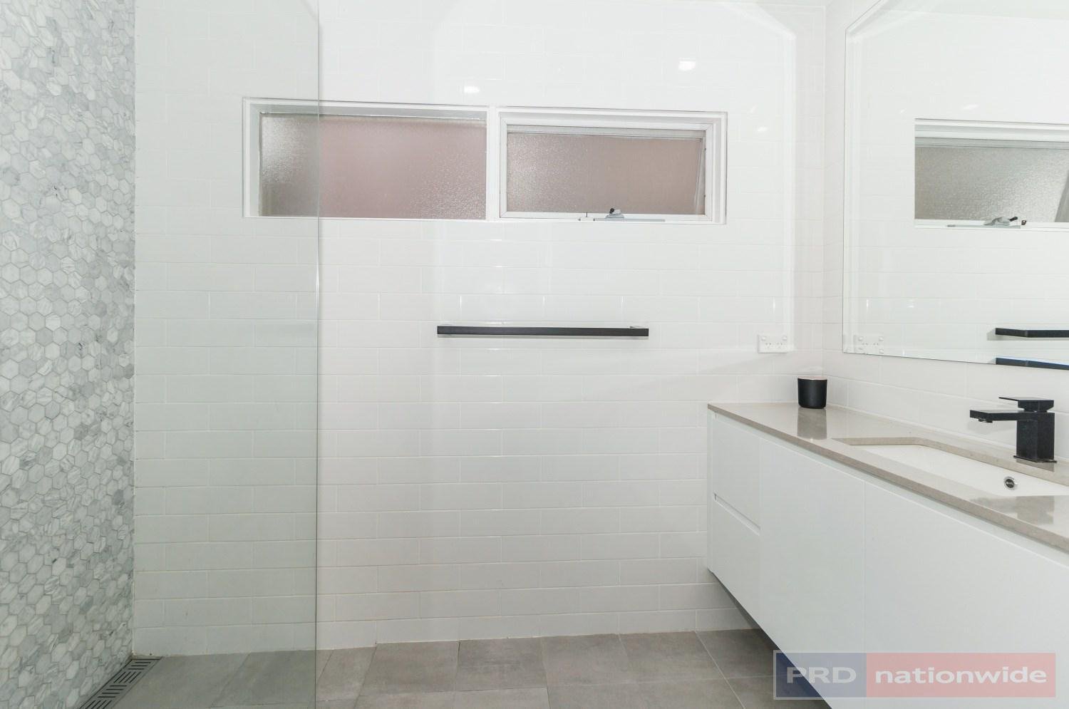 9 Dernancourt Parade MILPERRA 3