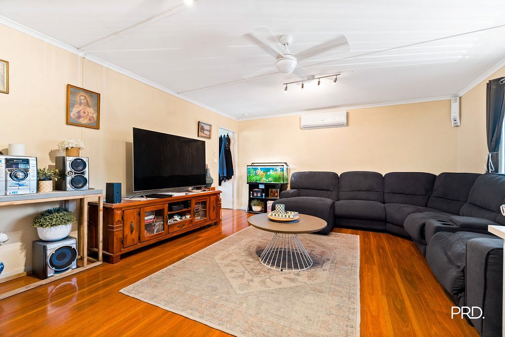 9 Dobell Circuit ST CLAIR 2