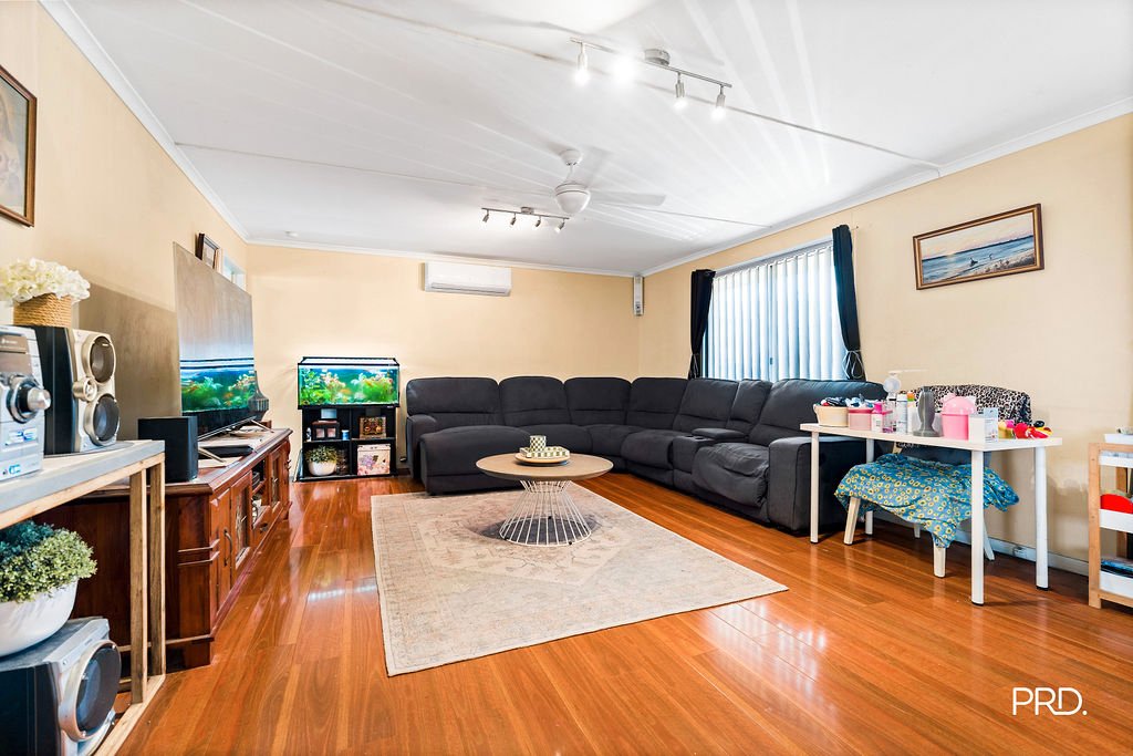 9 Dobell Circuit ST CLAIR 3