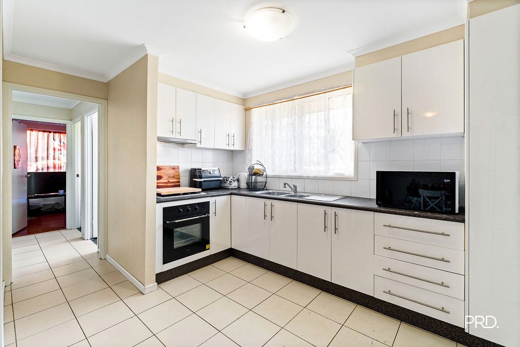 9 Dobell Circuit ST CLAIR 5