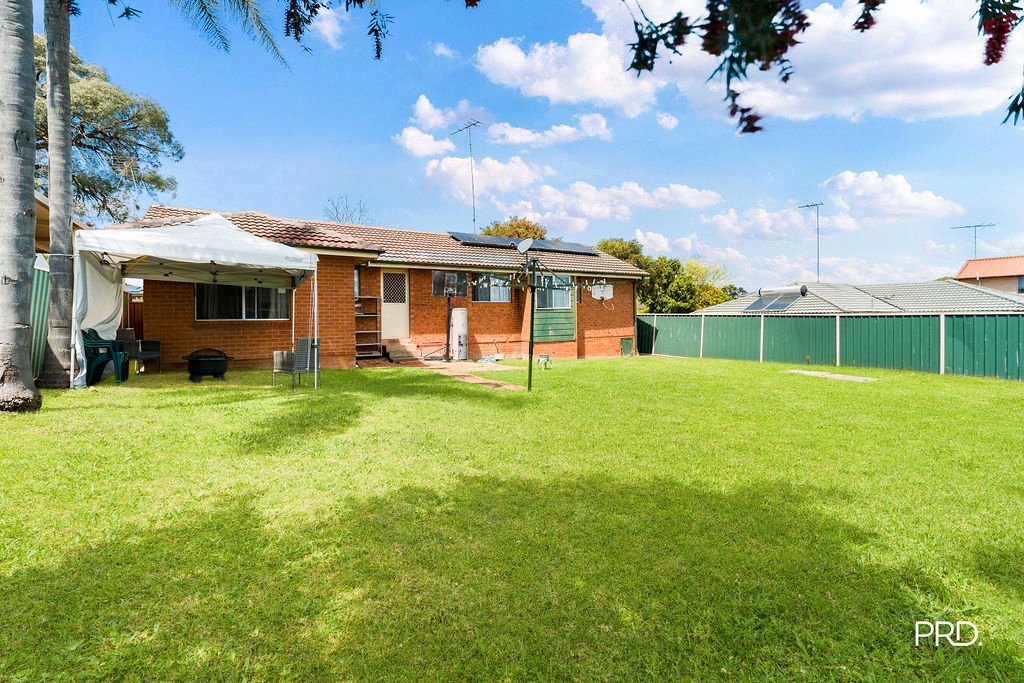 9 Dobell Circuit ST CLAIR 9