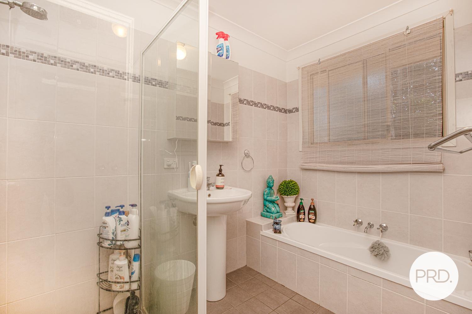 9 Douglas Close LARGS 11