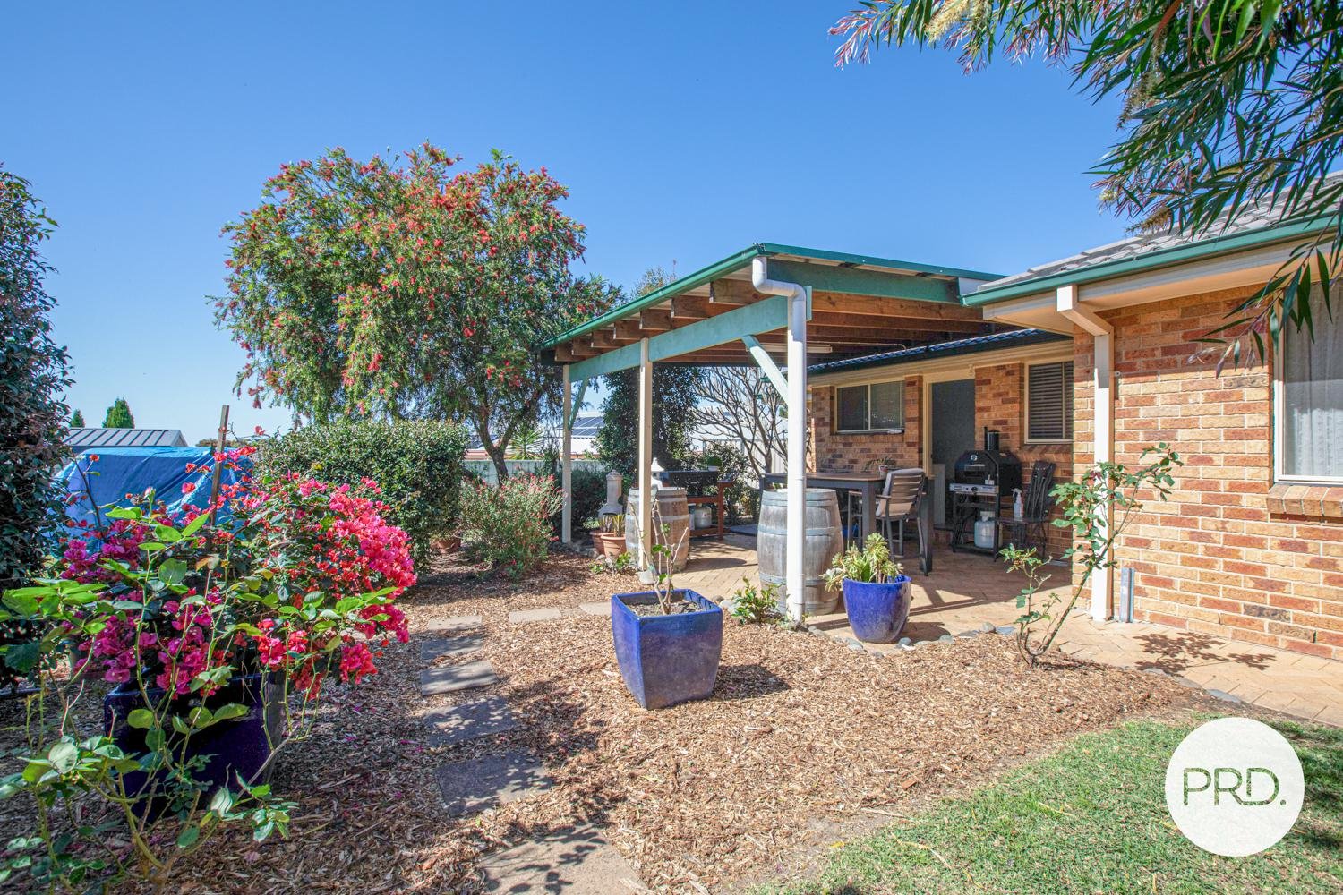 9 Douglas Close LARGS 14