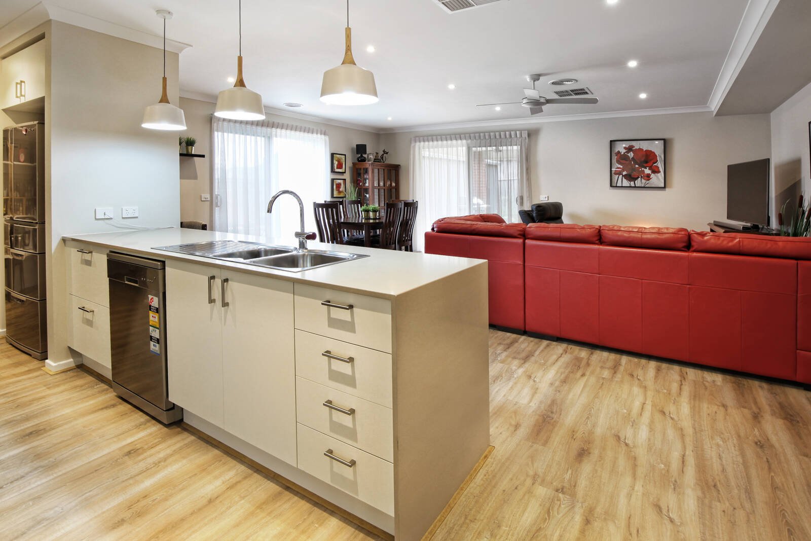 Real Estate and Property in 9 Doyeswood Drive, Woodend, VIC