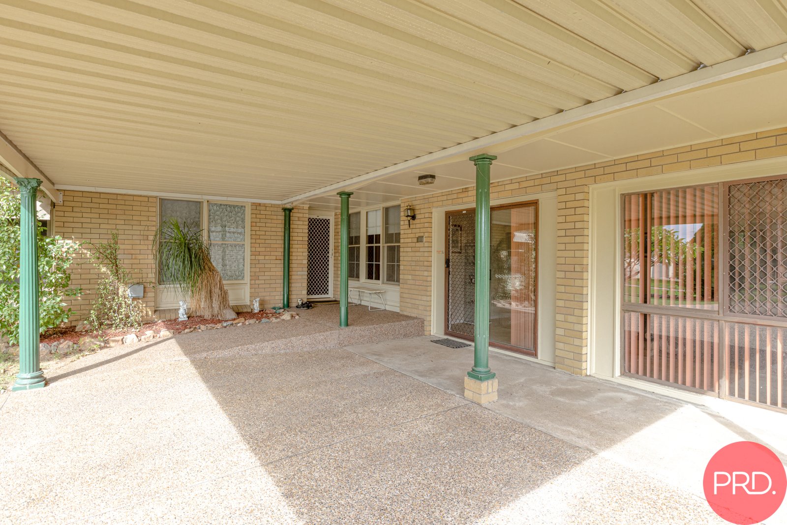 9 Dudley Close METFORD 26