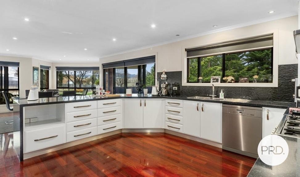 9 Dylan Street BRIGHTON 2