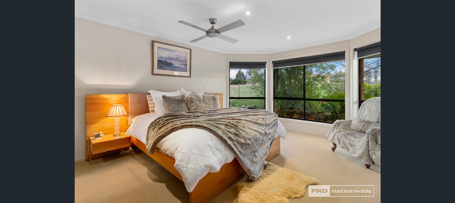 9 Dylan Street BRIGHTON 8