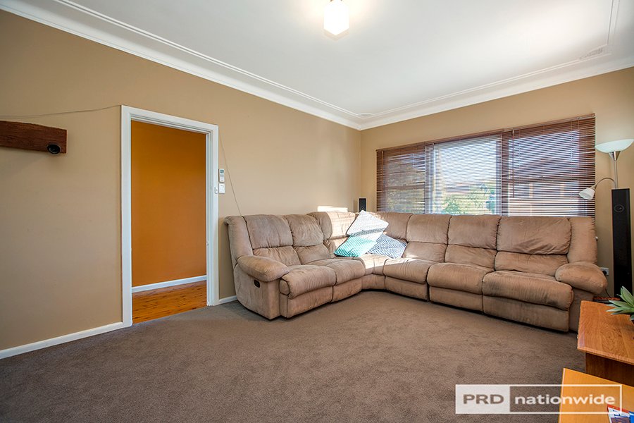 9 Elm Street TAMWORTH 3
