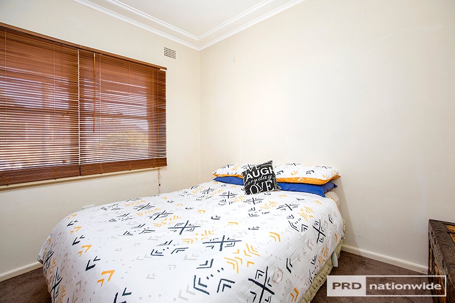 9 Elm Street TAMWORTH 5