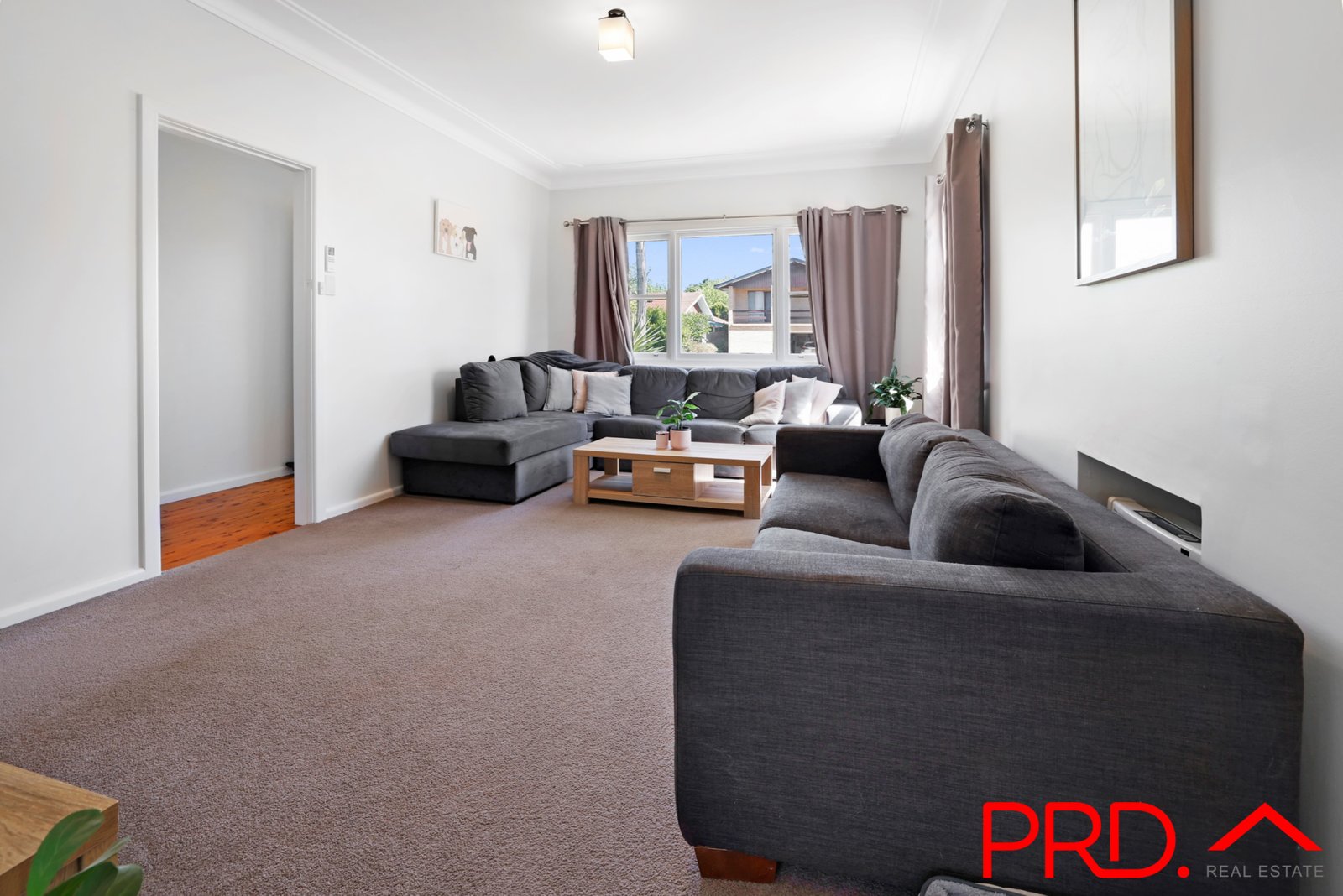 9 Elm Street TAMWORTH 4