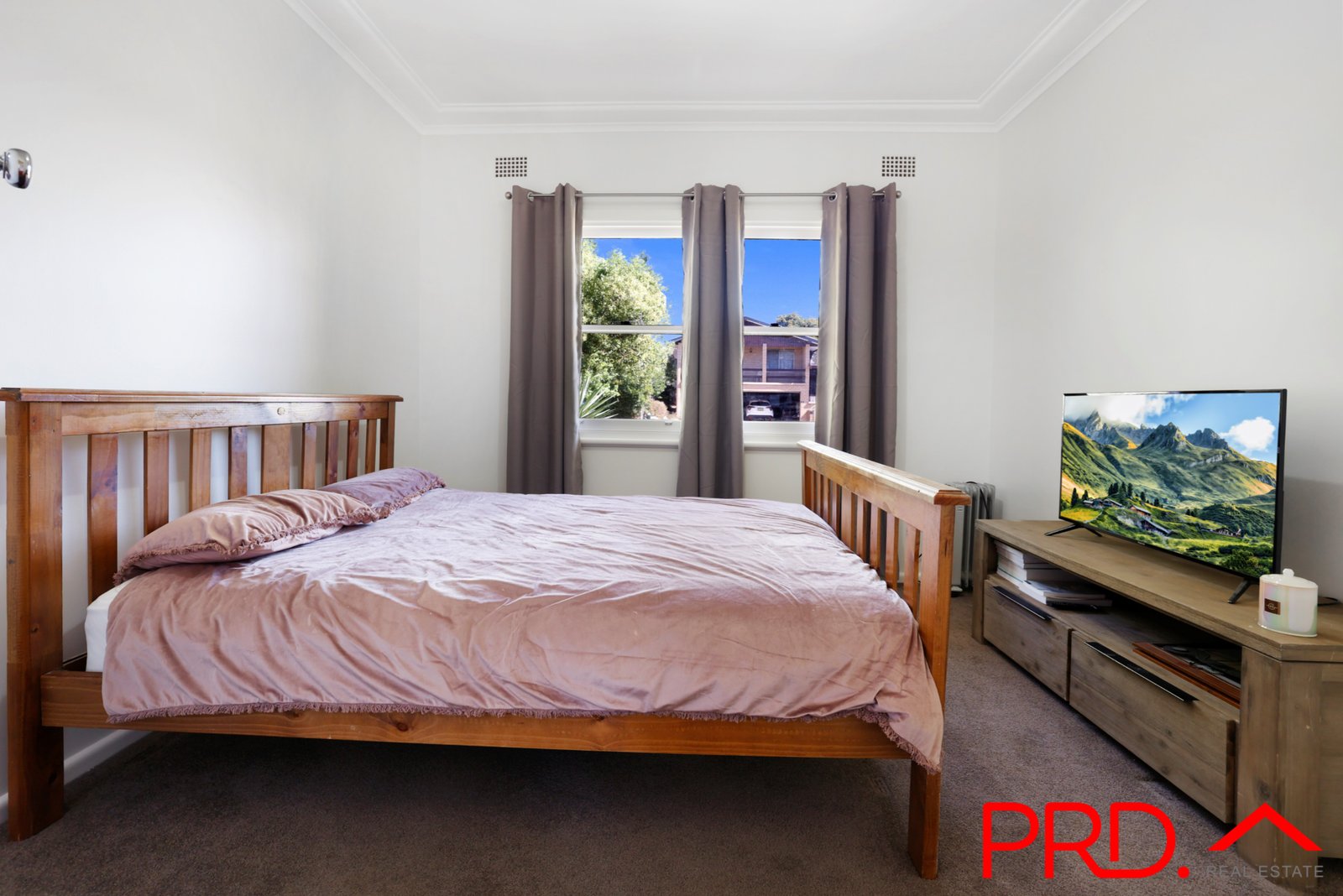 9 Elm Street TAMWORTH 11