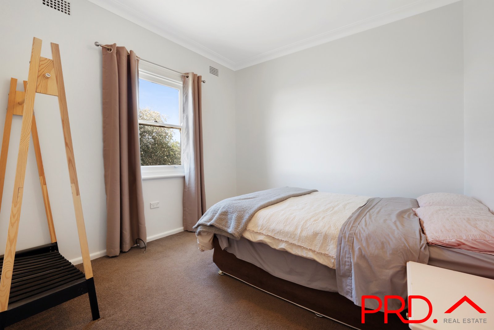 9 Elm Street TAMWORTH 12