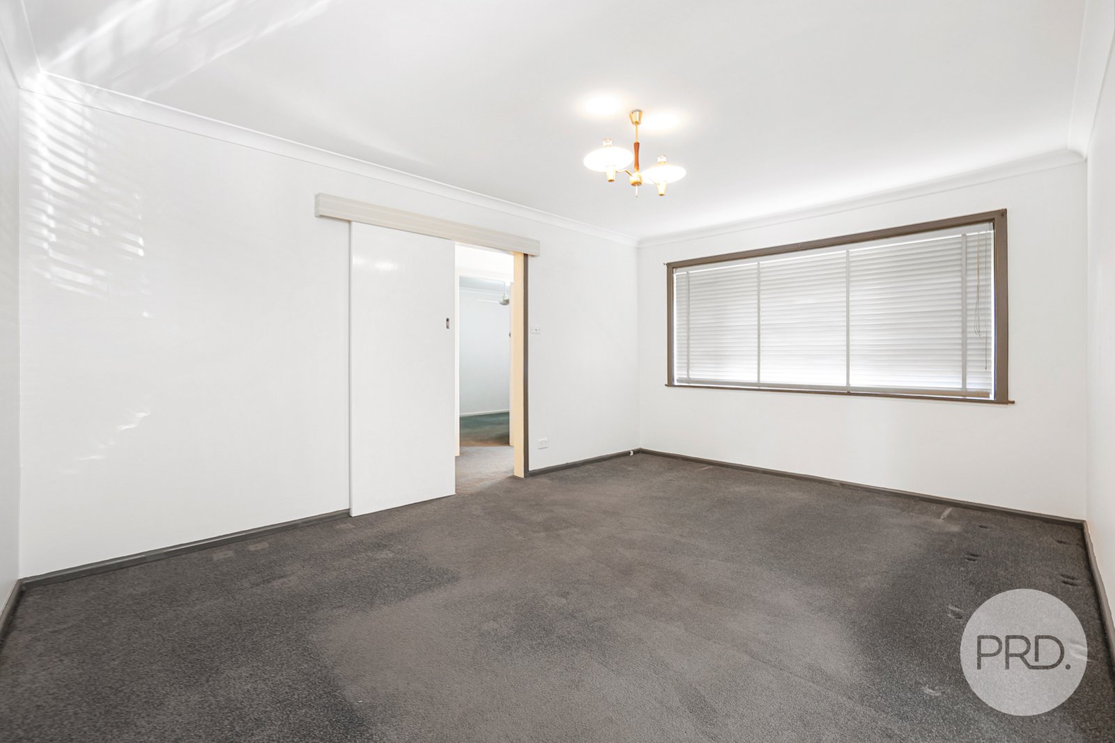 9 Erwin Street TAMWORTH 4