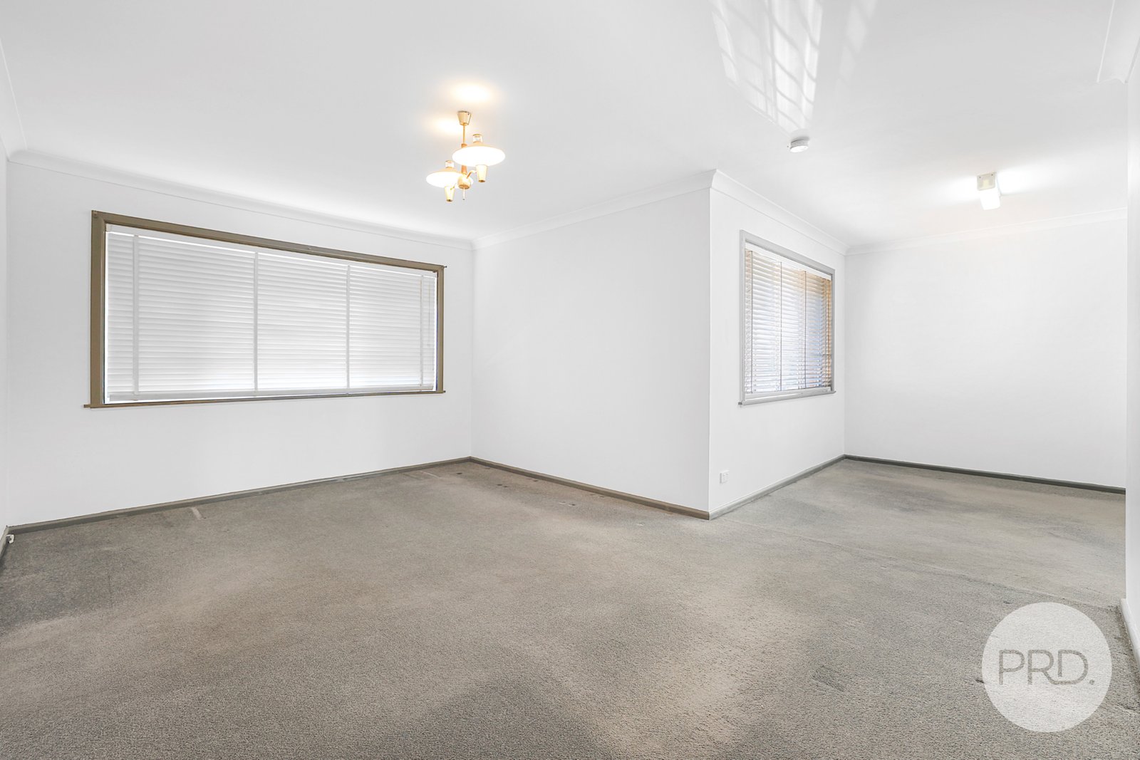 9 Erwin Street TAMWORTH 5
