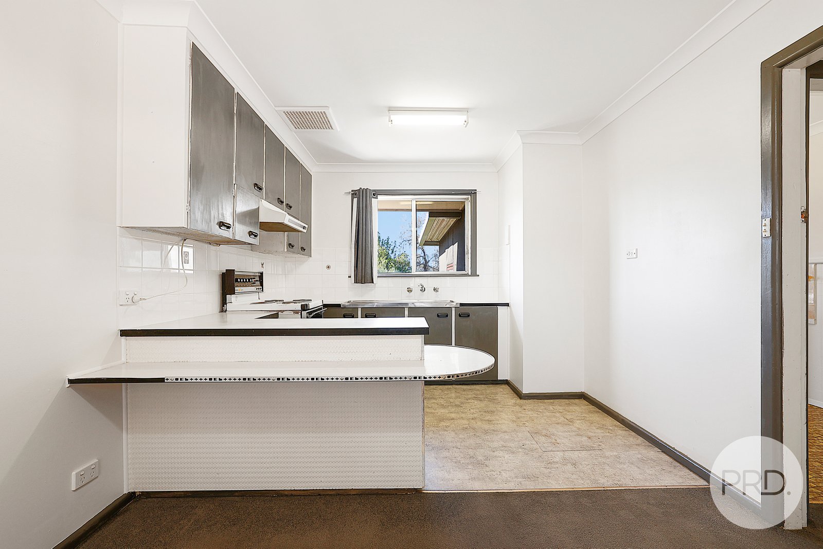 9 Erwin Street TAMWORTH 8