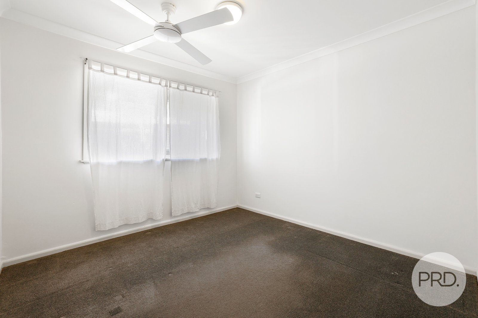 9 Erwin Street TAMWORTH 11