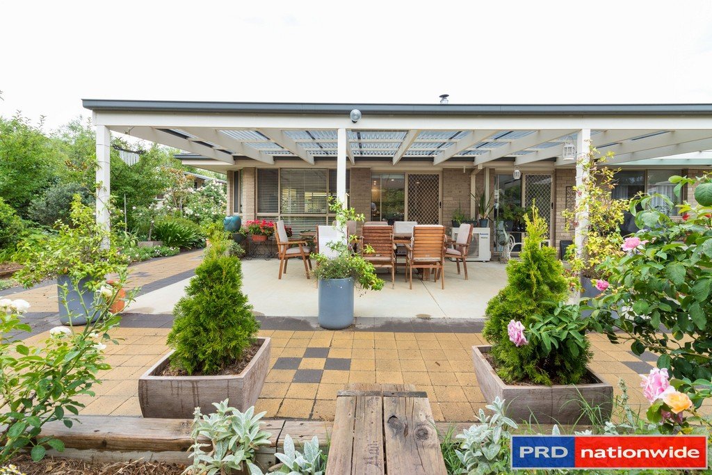 9 Falconer Place BUNGENDORE 2