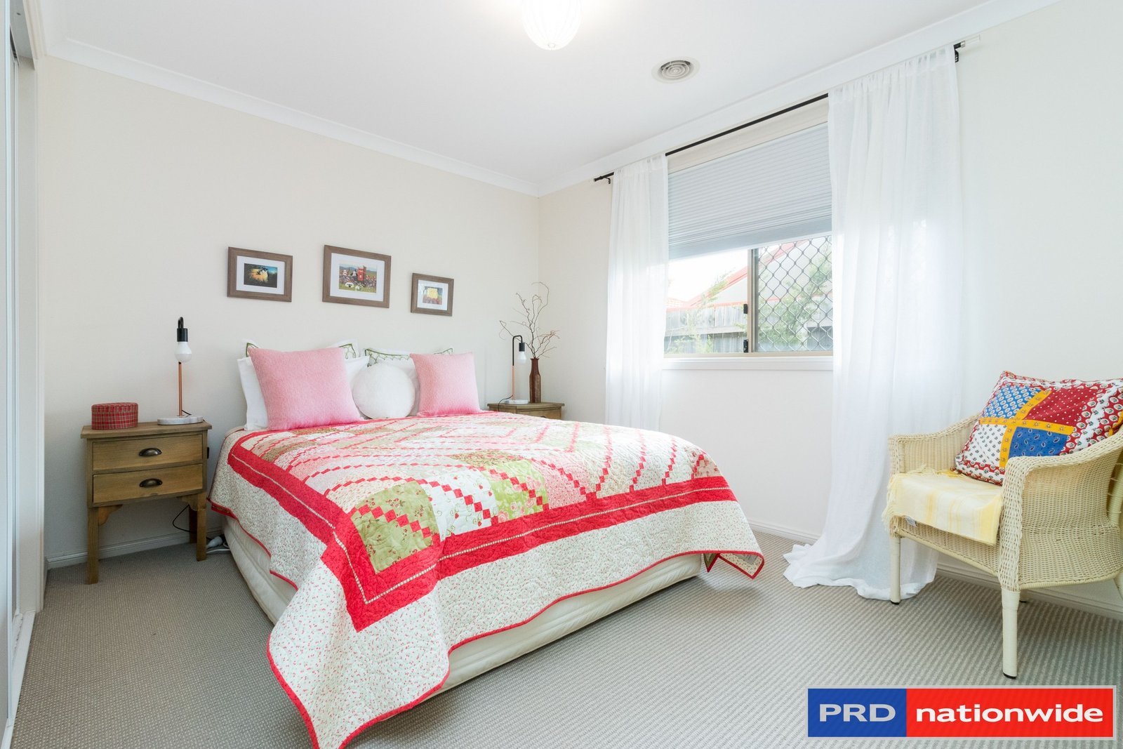 9 Falconer Place BUNGENDORE 10