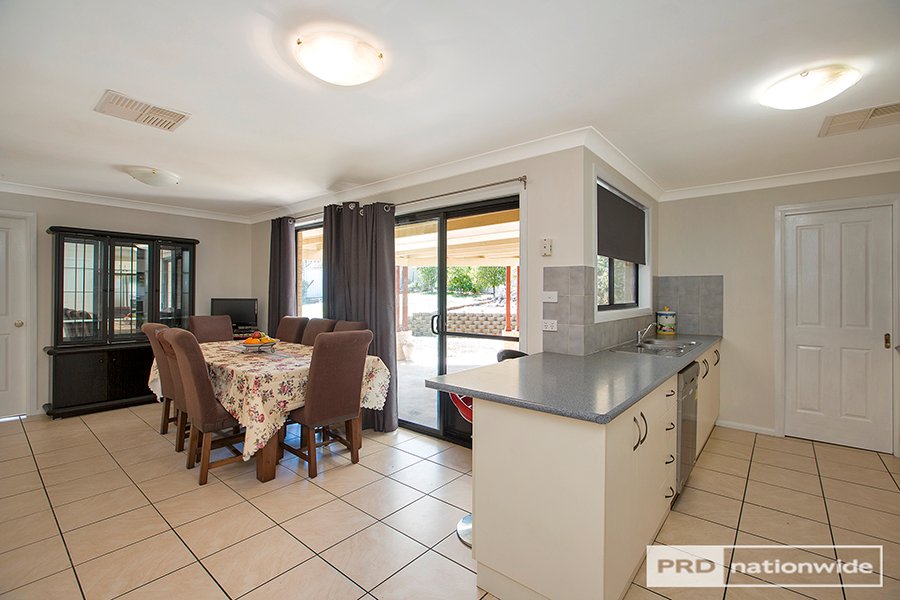 9 Fishermans Place TAMWORTH 5