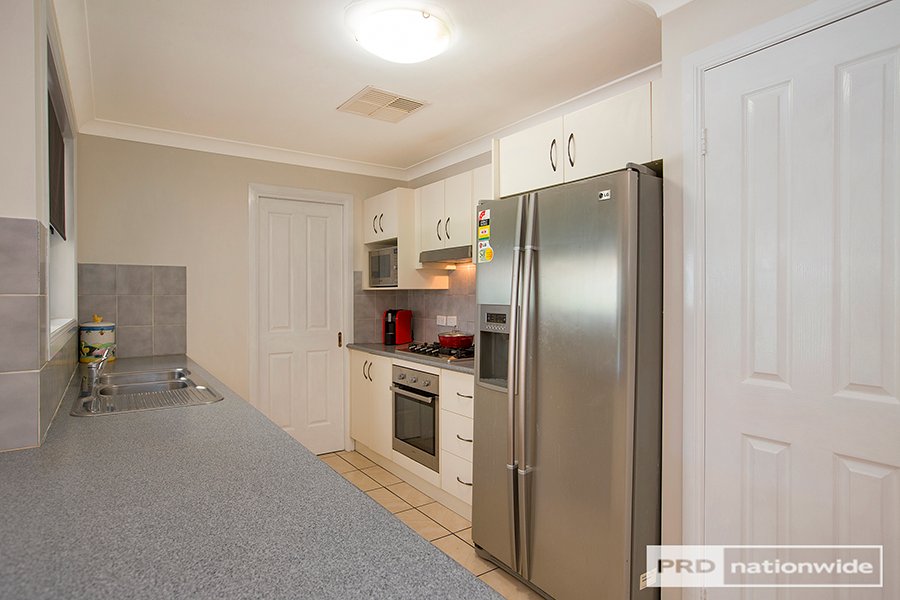 9 Fishermans Place TAMWORTH 6