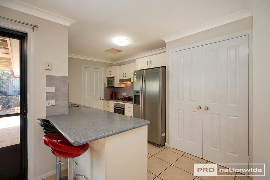9 Fishermans Place TAMWORTH 7