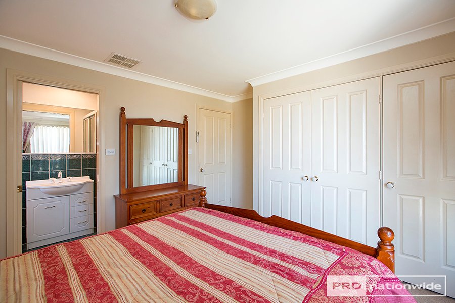 9 Fishermans Place TAMWORTH 16