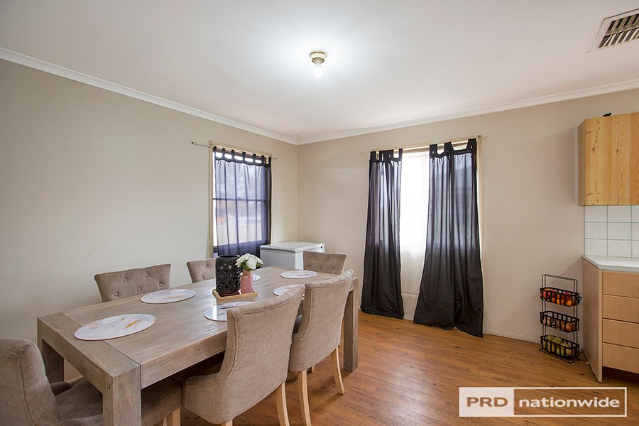 9 Flemming Crescent TAMWORTH 3
