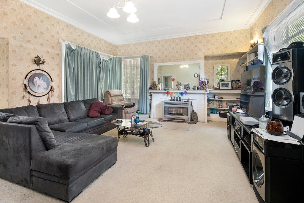 9 Forest Street LAKE WENDOUREE 3