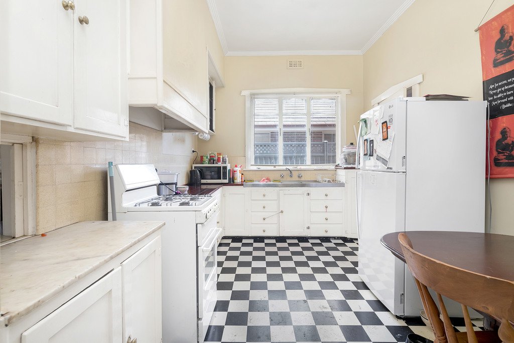 9 Forest Street LAKE WENDOUREE 4