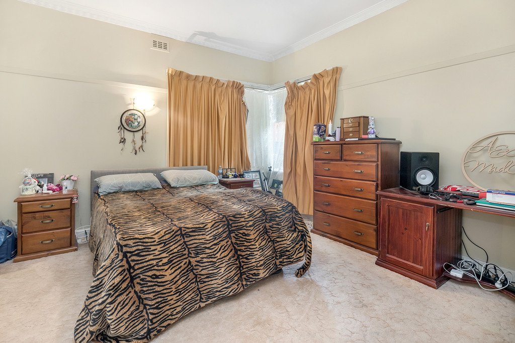 9 Forest Street LAKE WENDOUREE 5