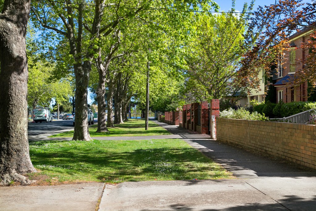 9 Forest Street LAKE WENDOUREE 8