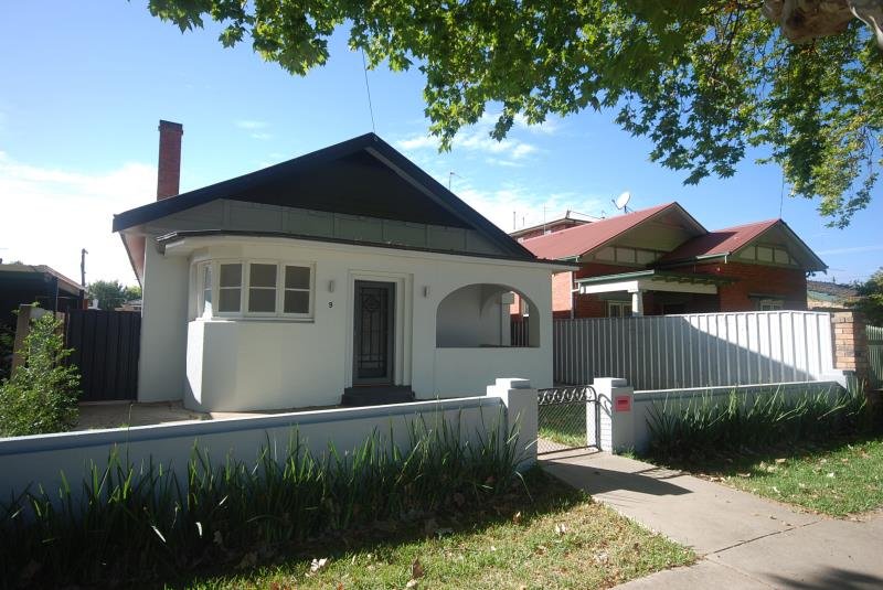 9 Fox Street WAGGA WAGGA 1