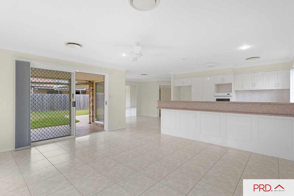 9 Fulmar Place BURLEIGH WATERS 4