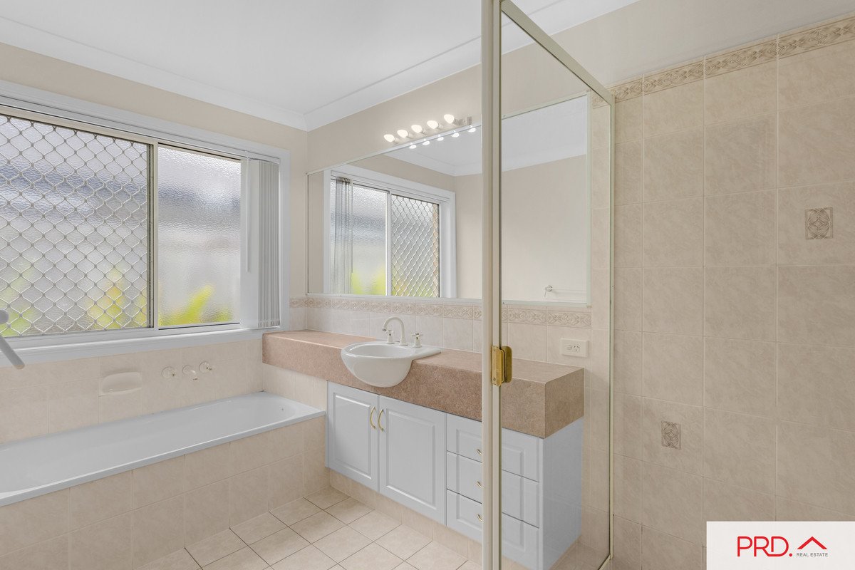 9 Fulmar Place BURLEIGH WATERS 12