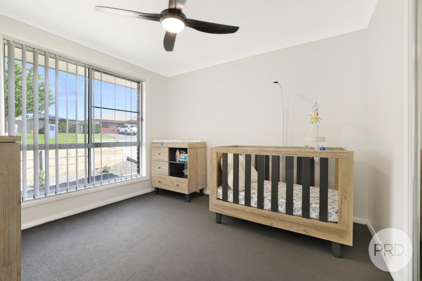 9 Galah Drive TAMWORTH 5