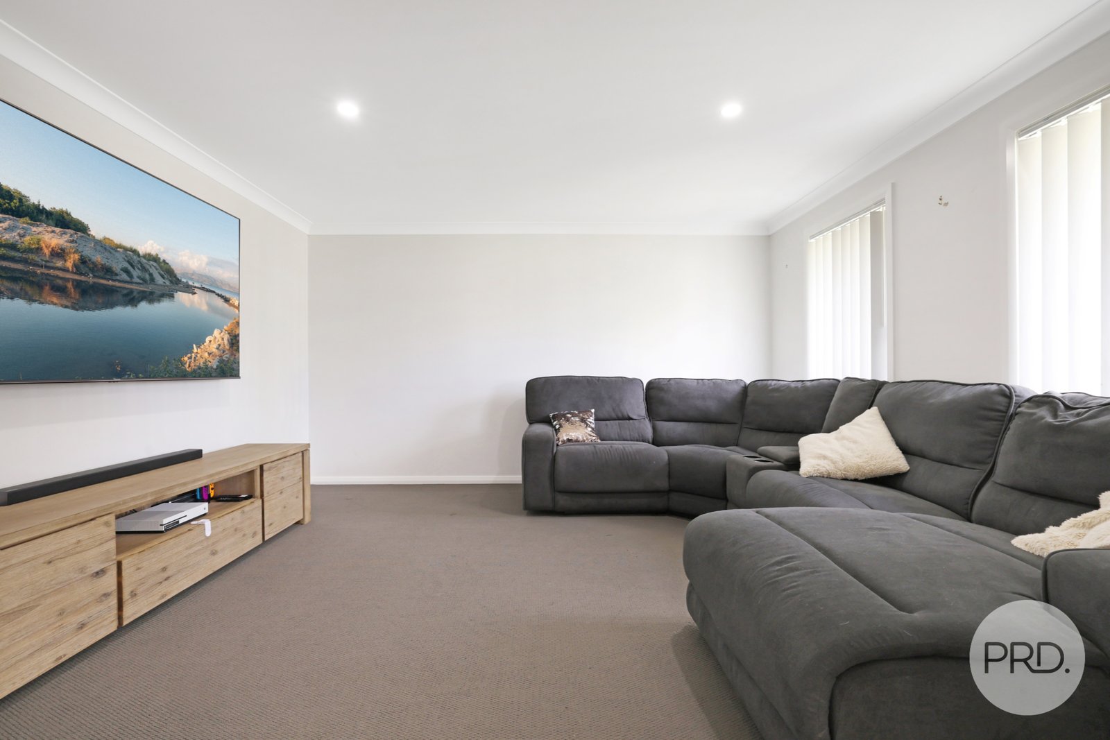 9 Galah Drive TAMWORTH 6