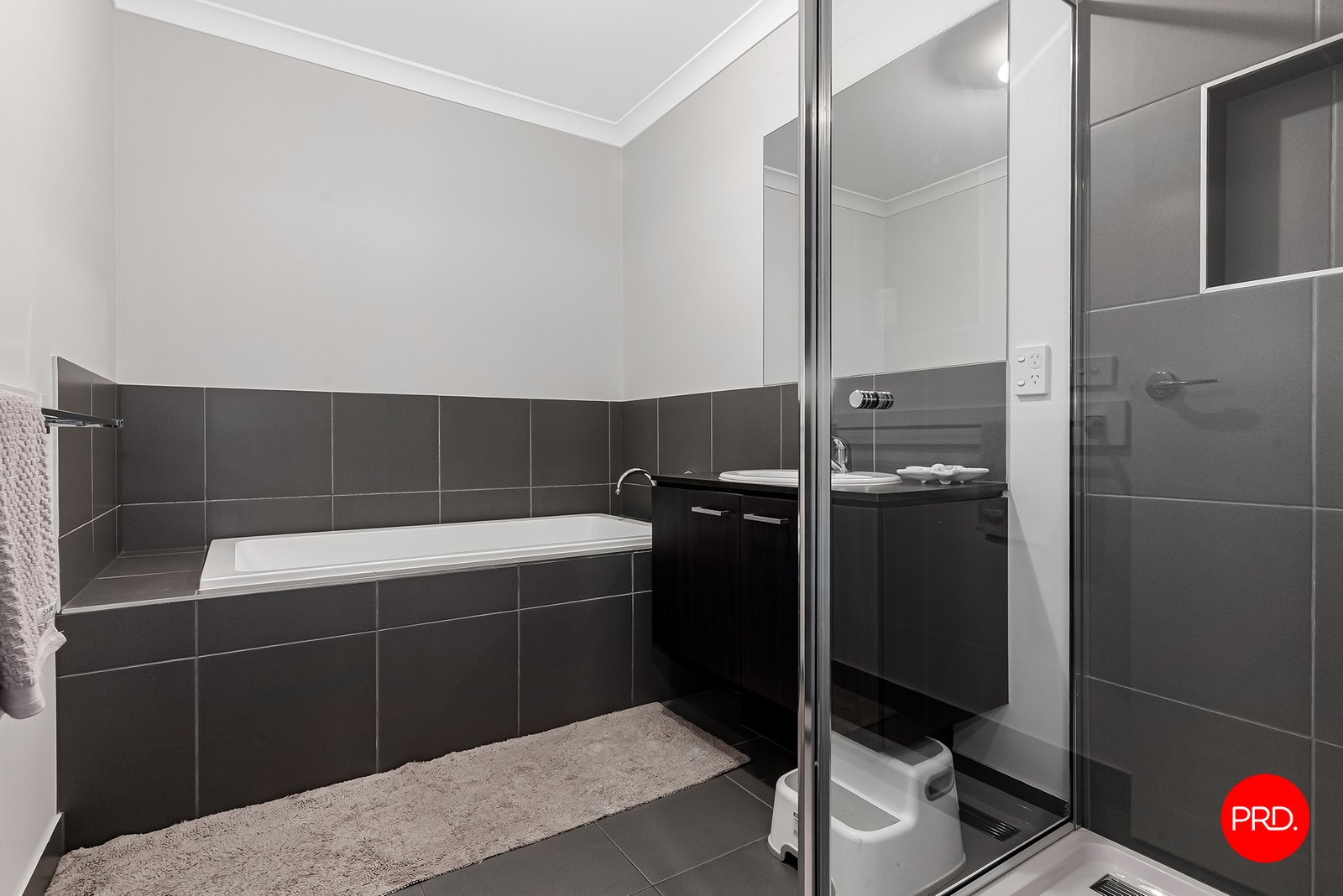 9 Gelbray Street ASCOT 10