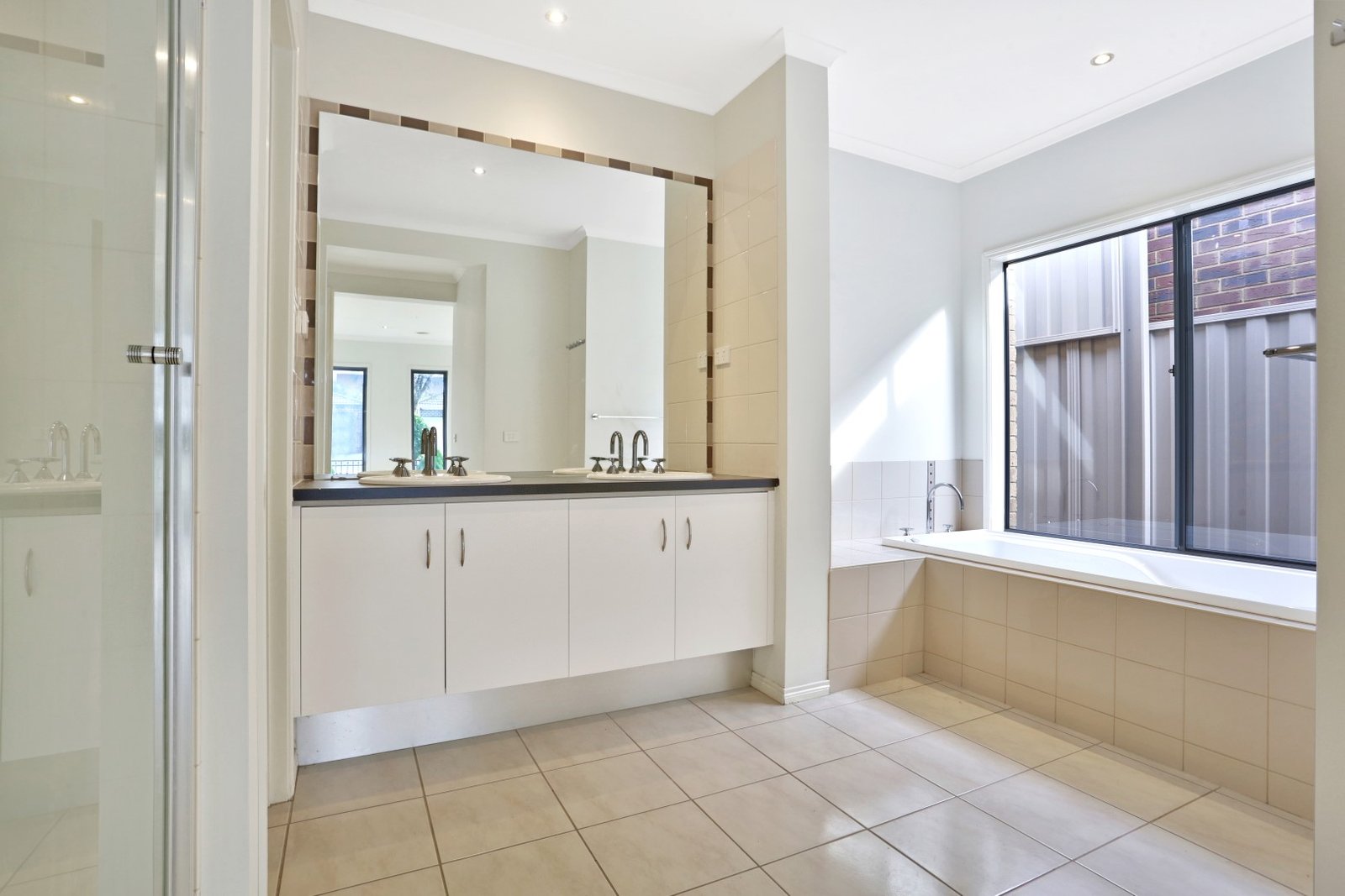 Gallery: 9 Gianluca Avenue