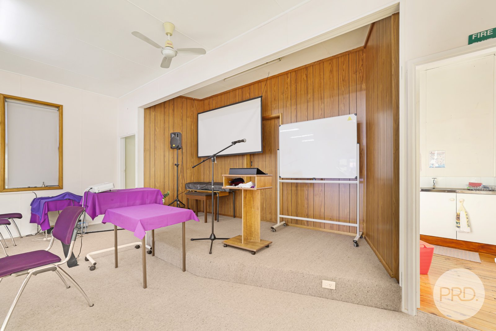 9 Gipps Street TAMWORTH 8