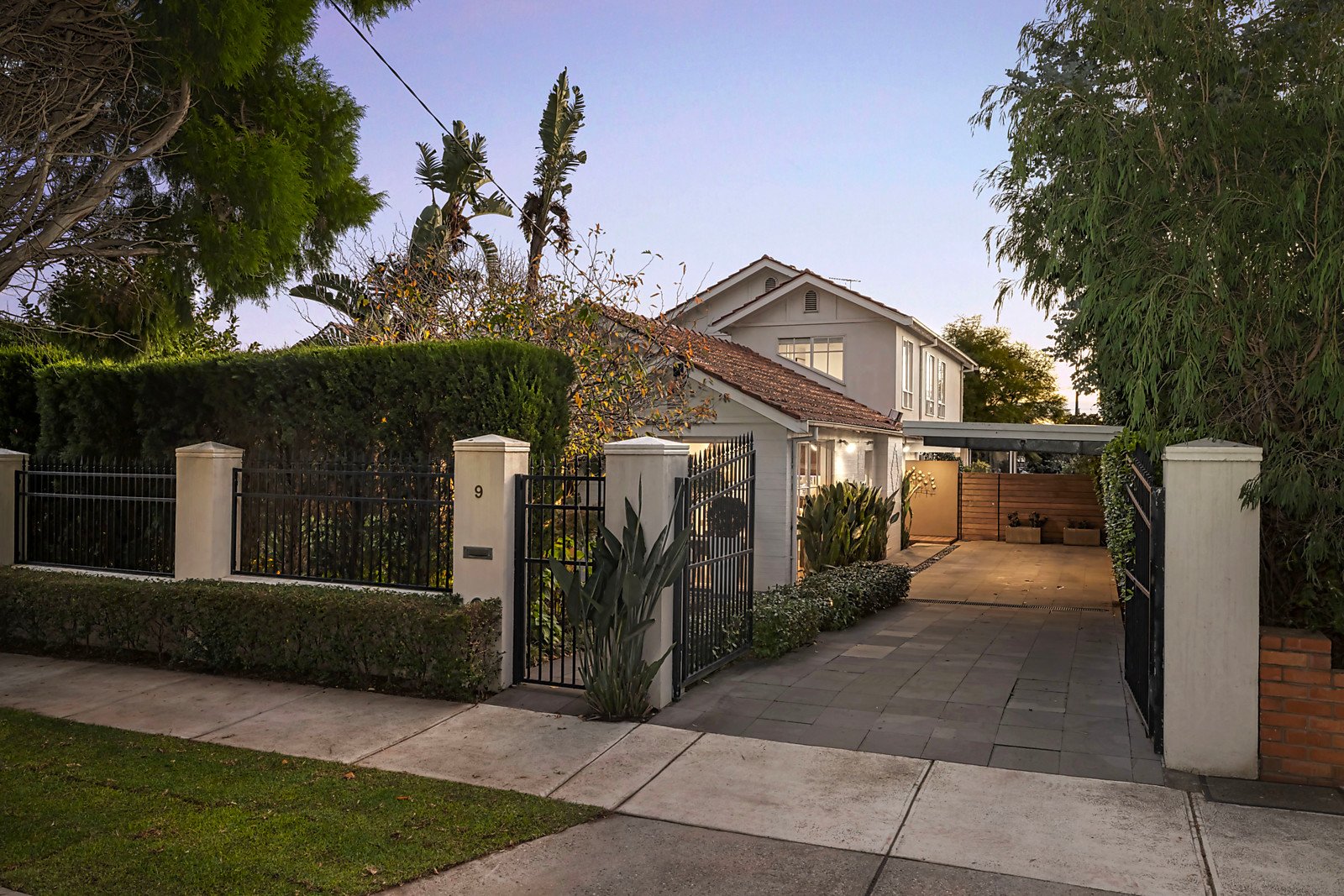 9 Glenview Road, Strathmore VIC 3041