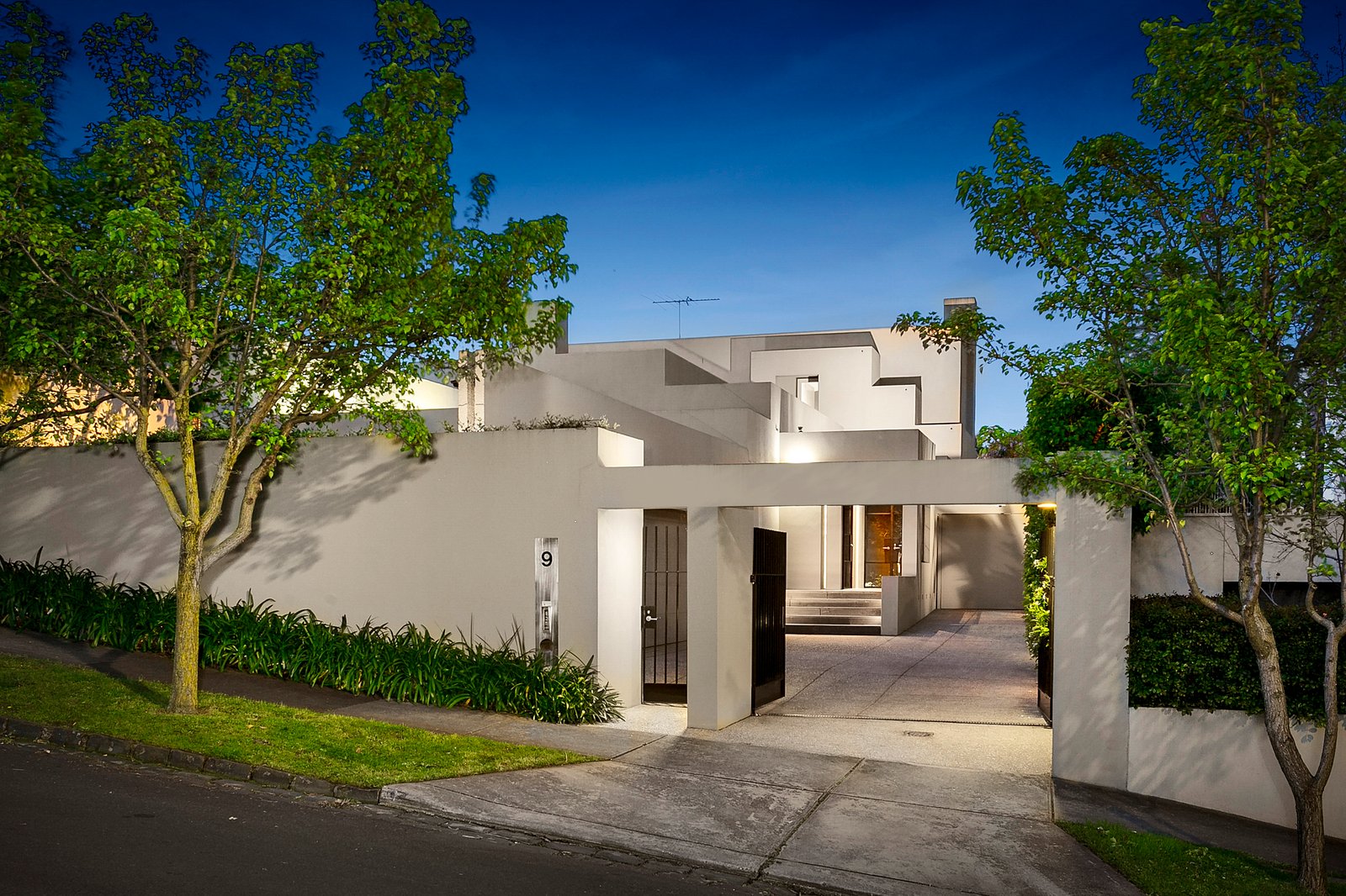 Real Estate and Property in 9 Glyndebourne Avenue, Toorak, VIC