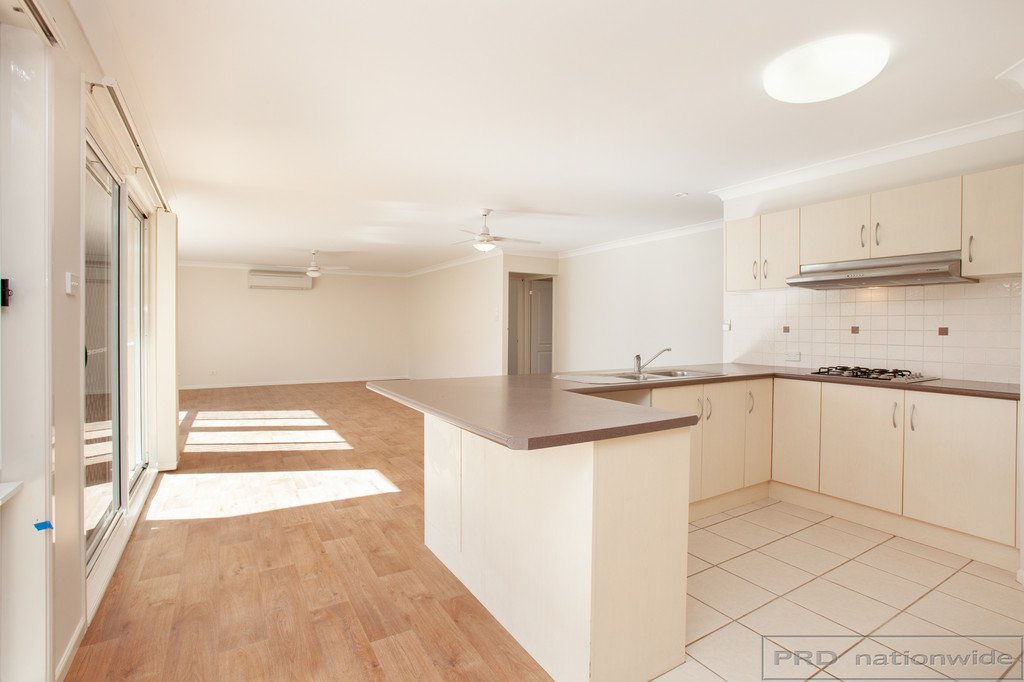 9 Golden Wattle Crescent THORNTON 5