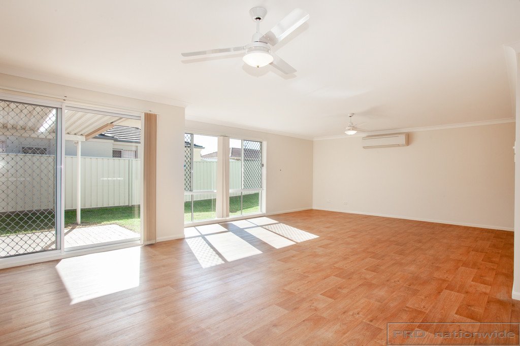 9 Golden Wattle Crescent THORNTON 8